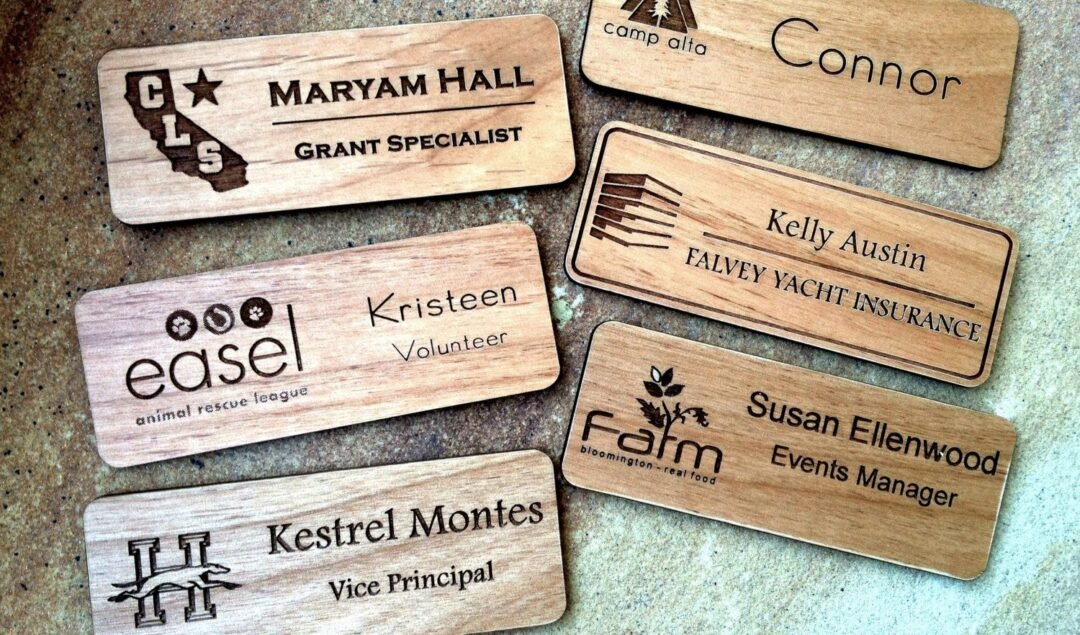 custome magnetic name badges